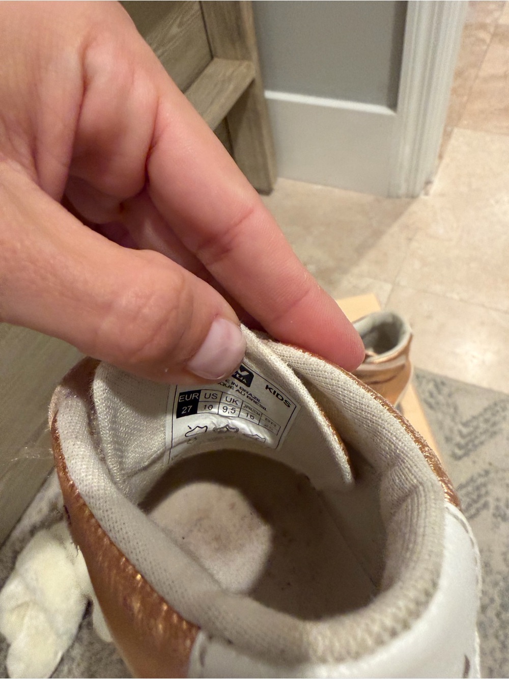 Veja Kids Copper Metallic High-Top Sneakers with White V - Picture 4 of 4